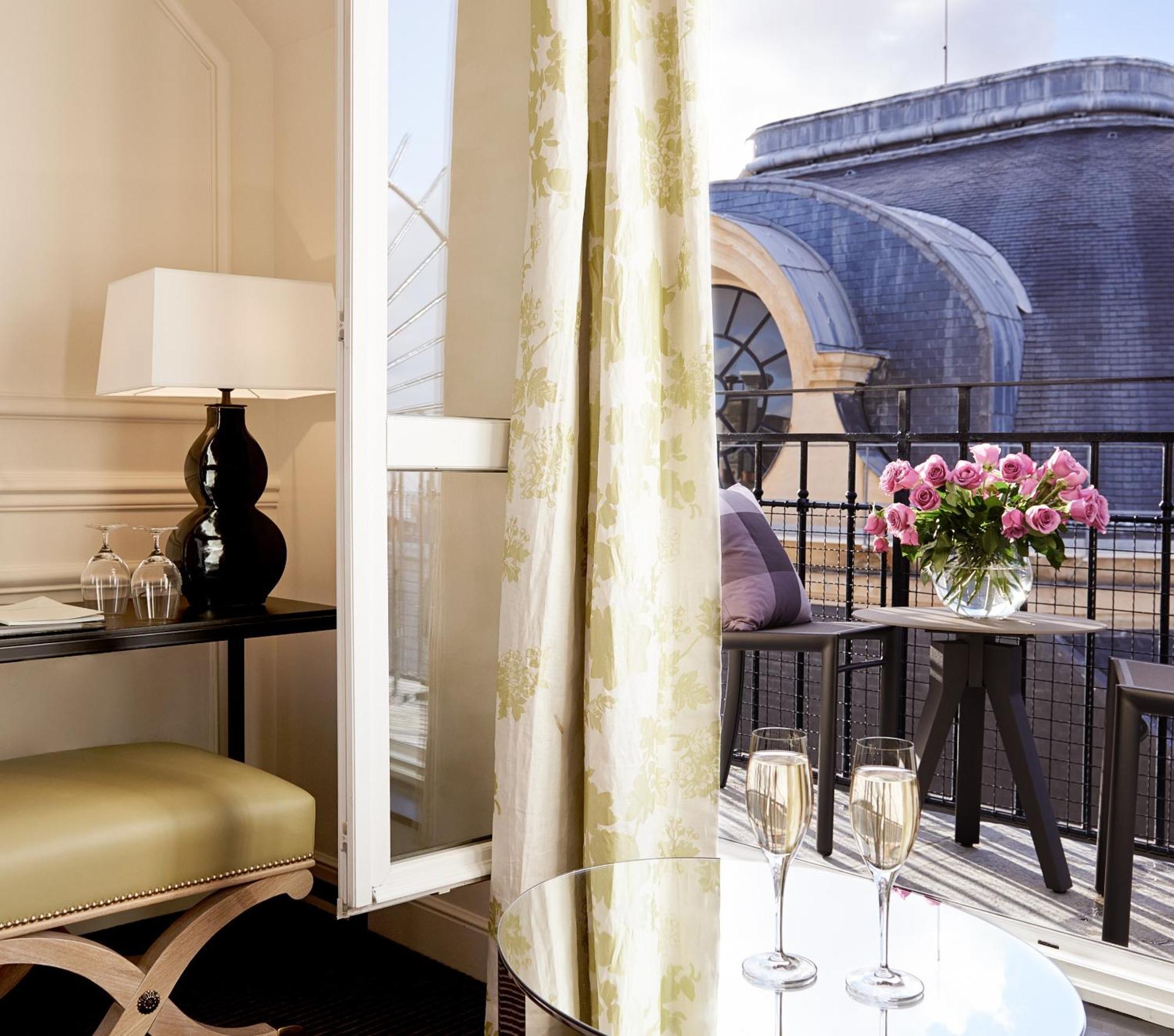 Grand Hotel Du Palais Royal Париж Екстериор снимка